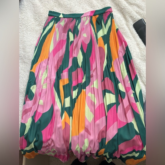 Oliver Bonas Midi Skirt- UK size 6 US size 2 - Picture 3 of 3